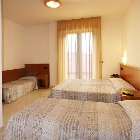 Hotel Alla Rotonda Lido di Jesolo Esterno foto