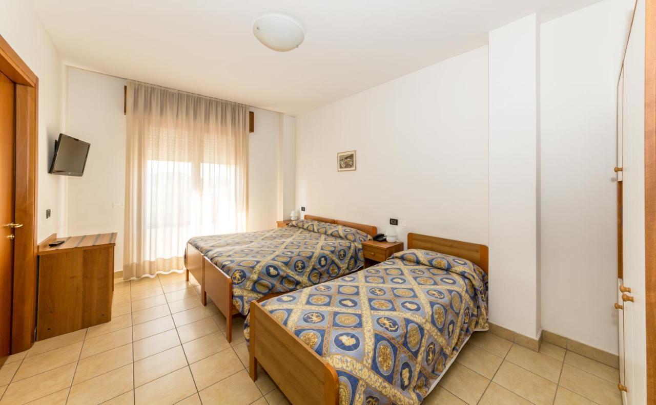 Hotel Alla Rotonda Lido di Jesolo Esterno foto