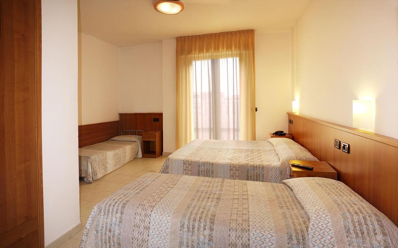 Hotel Alla Rotonda Lido di Jesolo Esterno foto