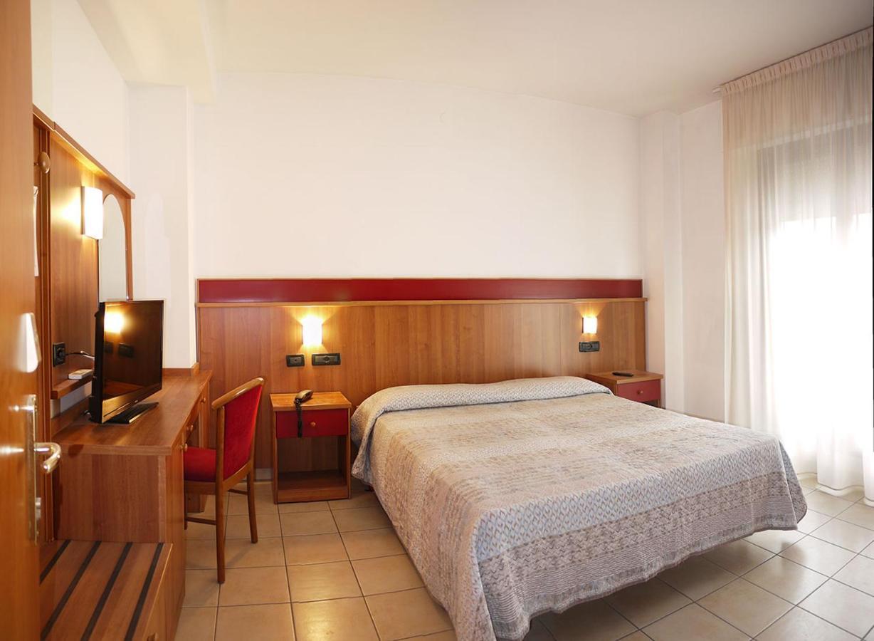Hotel Alla Rotonda Lido di Jesolo Esterno foto