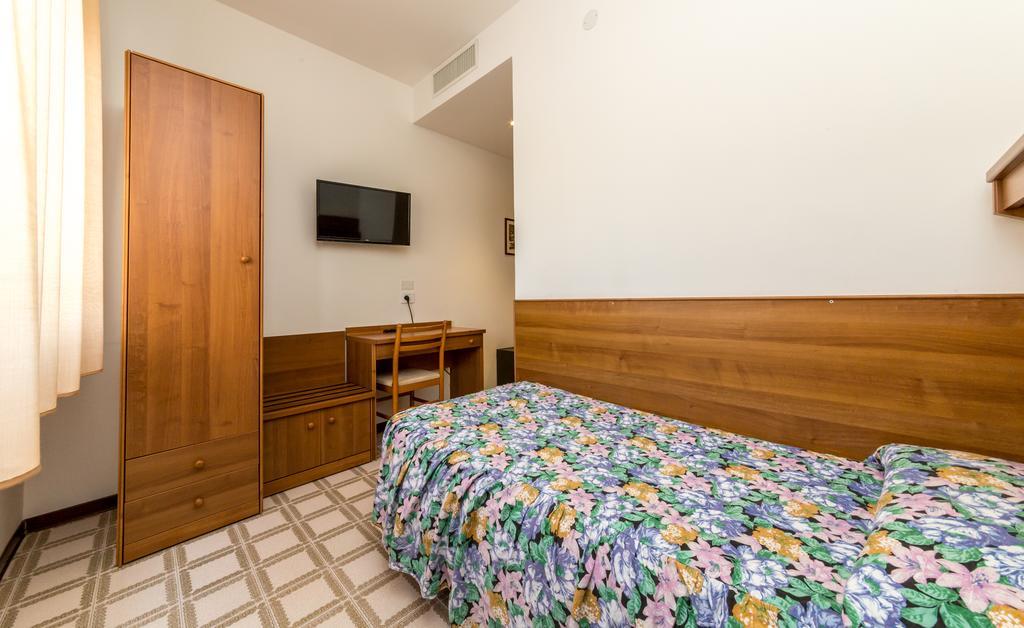 Hotel Alla Rotonda Lido di Jesolo Esterno foto
